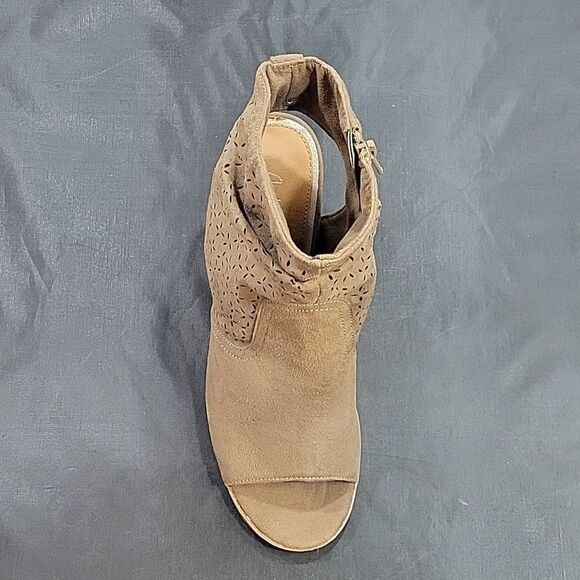 BRAND NEW SUGAR VERUCA LASER-CUT OUT WITHD FISH MOUTH ANKLE BOOTIES - Picture 12 of 16